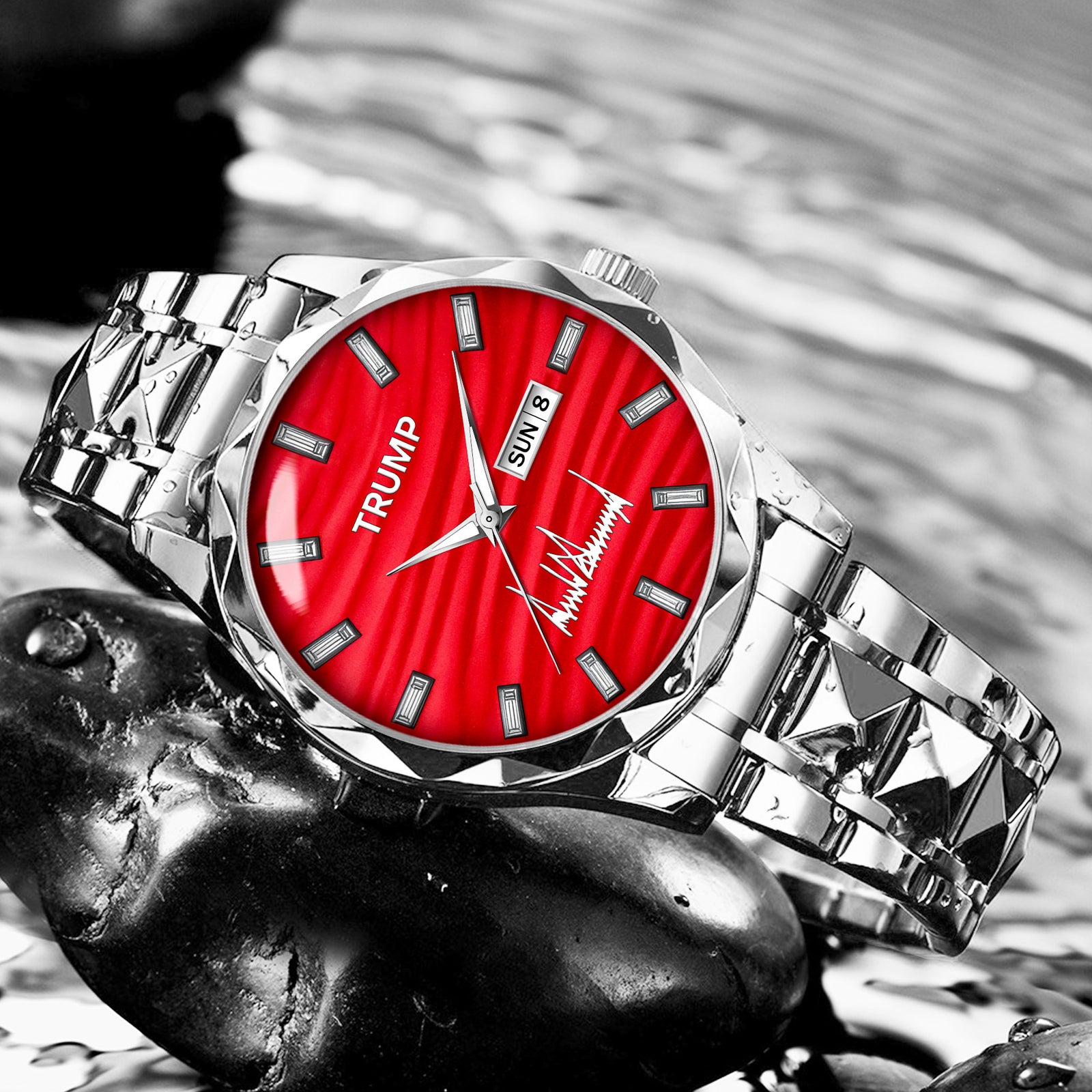 TRUMP Watch 2026 Luxury Silver – Signature Red Dial