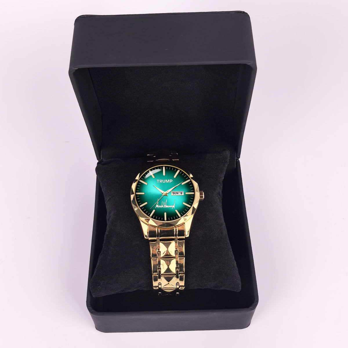 TRUMP Watch 2026 Luxury Gold – Emerald Green Sunburst Dia