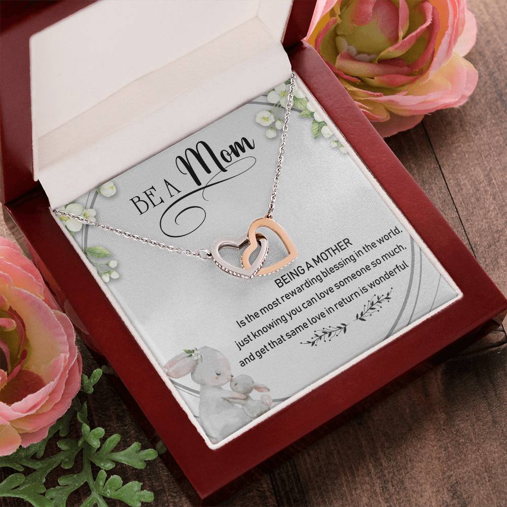 Be A Mom Interlocking Hearts Necklace Message Card