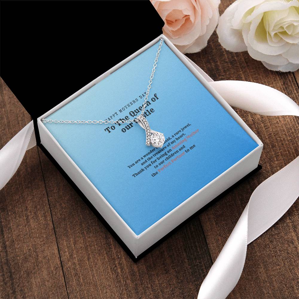 The Queen Of Our Castle Alluring Beauty Necklace