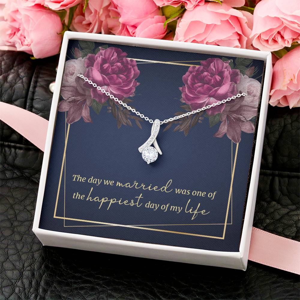 The Day We Married - Alluring Beauty Necklace Alluring Beauty Necklace
