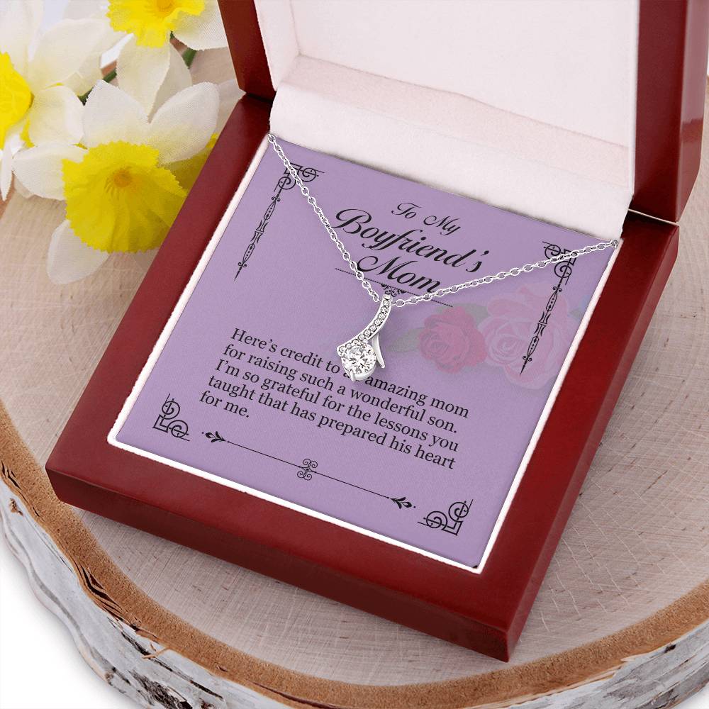 To My Boyfriend's Mom 1 Alluring Beauty Necklace
