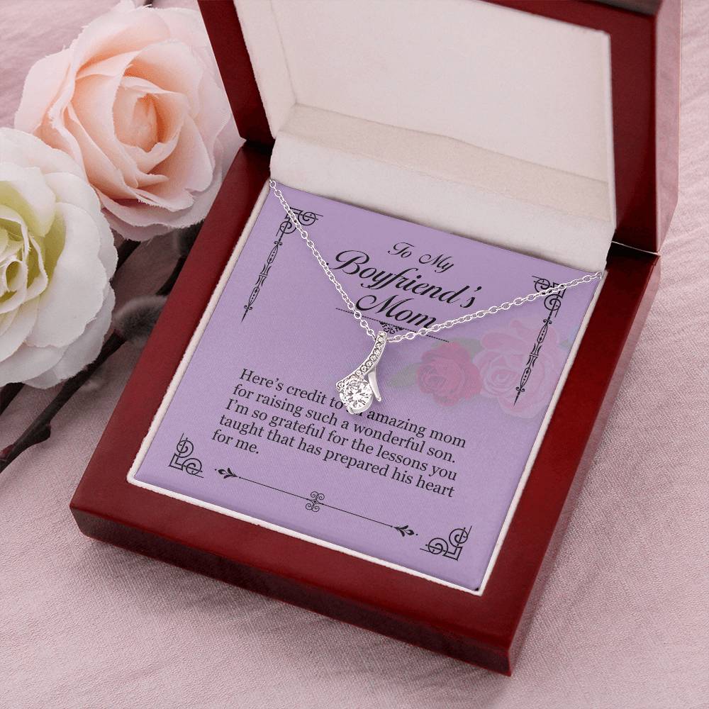 To My Boyfriend's Mom 1 Alluring Beauty Necklace