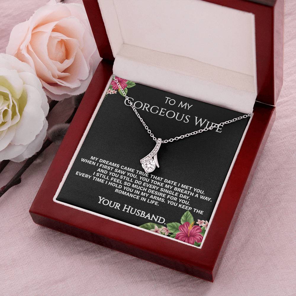 Romance Necklace. 2 Alluring Beauty Necklace