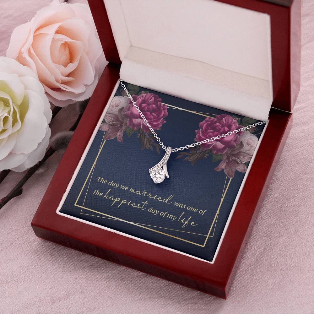 The Day We Married - Alluring Beauty Necklace Alluring Beauty Necklace