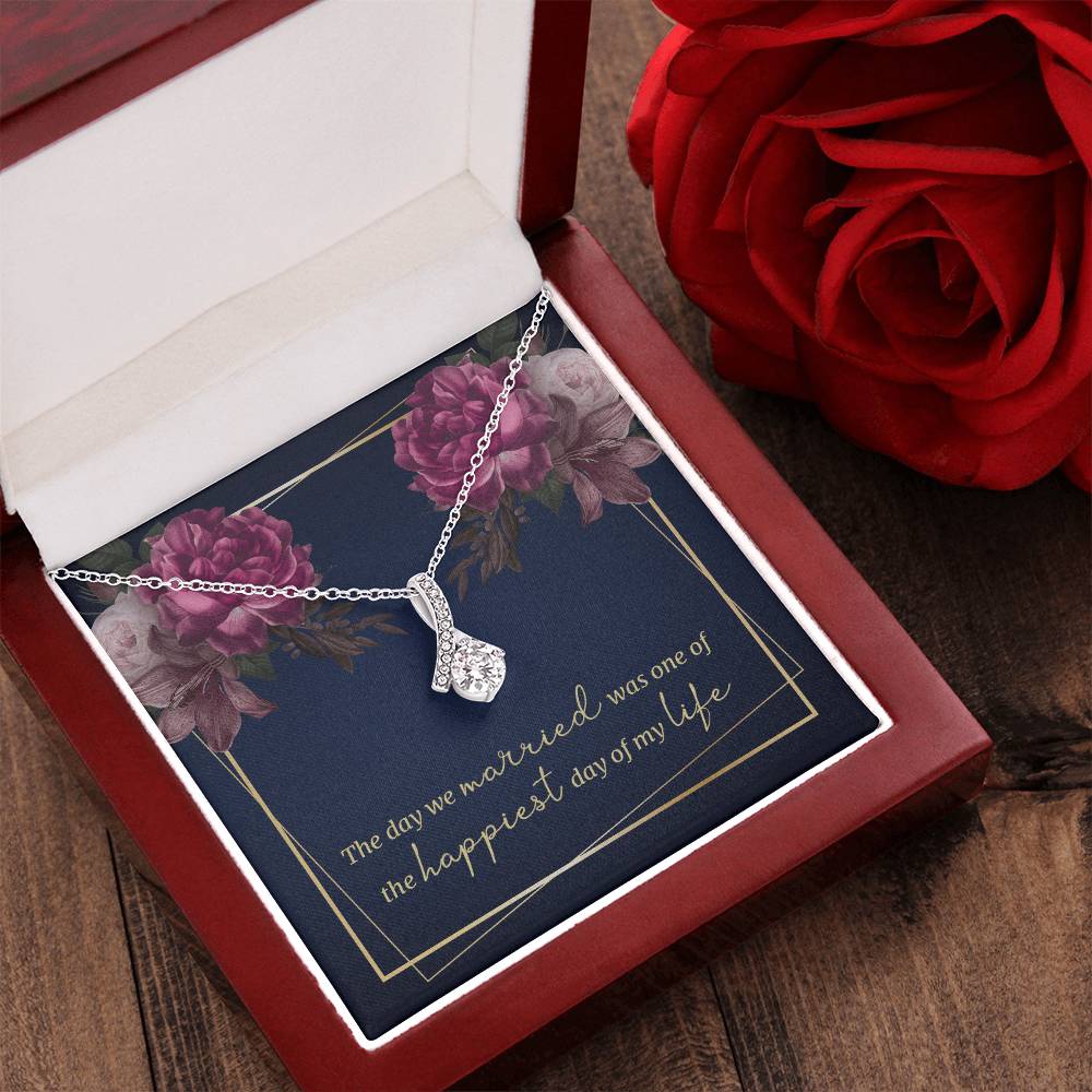 The Day We Married - Alluring Beauty Necklace Alluring Beauty Necklace